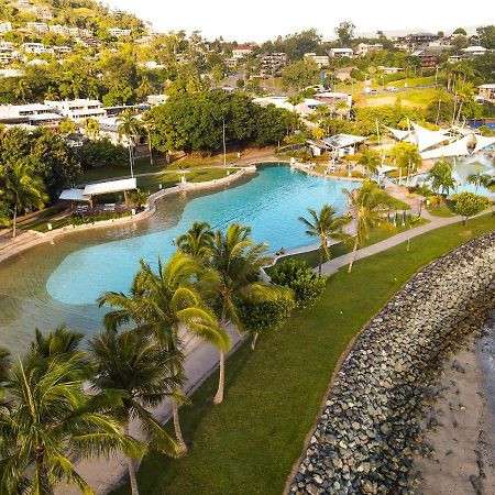 Nomads Airlie Beach (Adults Only) Dış mekan fotoğraf