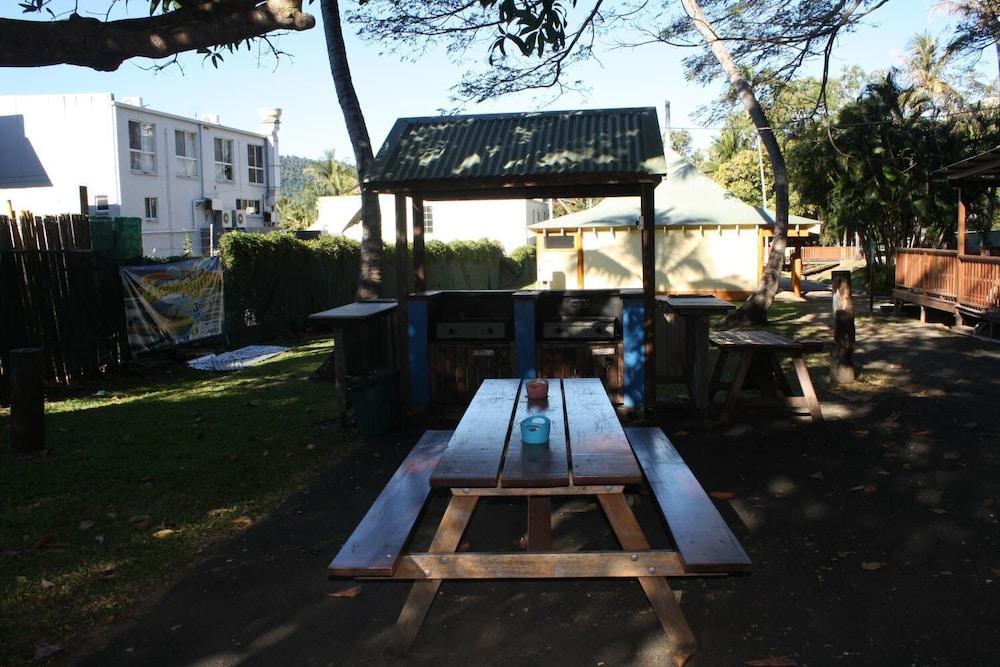 Nomads Airlie Beach (Adults Only) Dış mekan fotoğraf