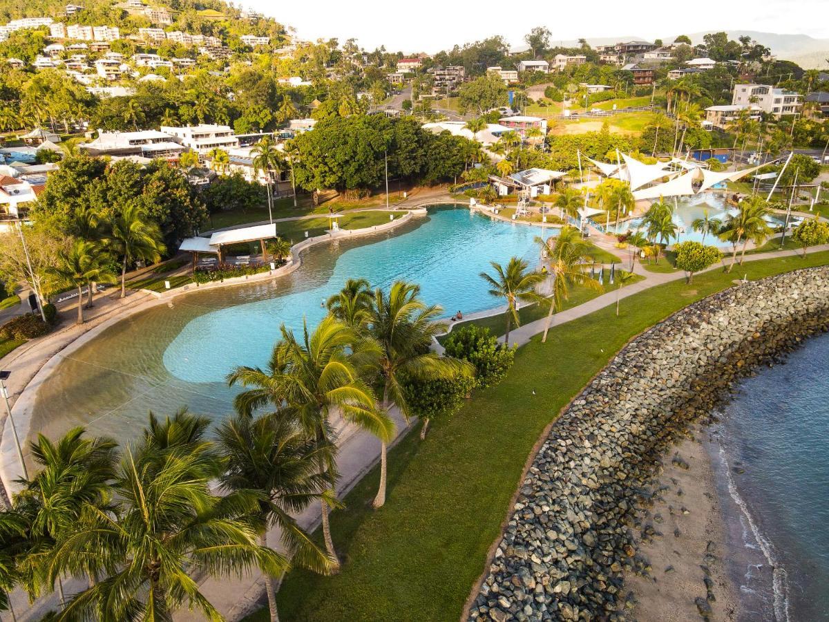 Nomads Airlie Beach (Adults Only) Dış mekan fotoğraf